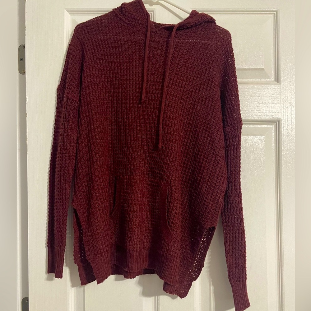 MAROON WOMENS SWEATSHIRT!!!!!🧥
